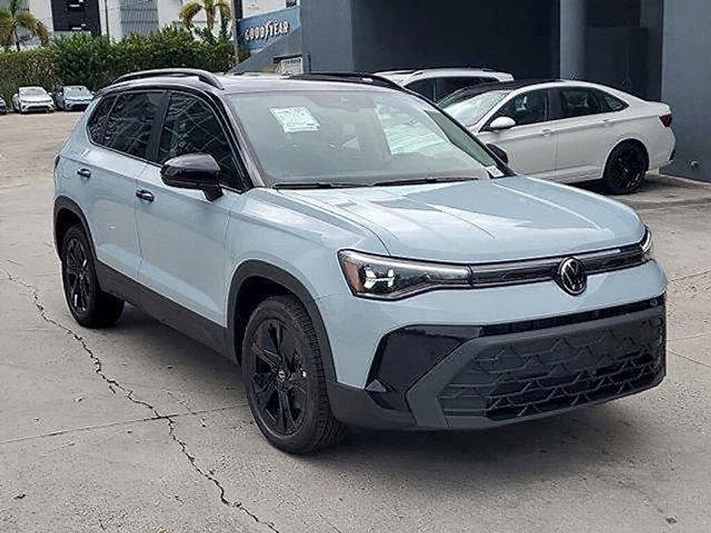 New 2026 Volkswagen Taos 1.5T SE Black SUV