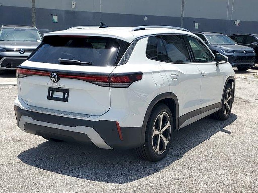 New 2026 Volkswagen Tiguan 2.0T SE SUV