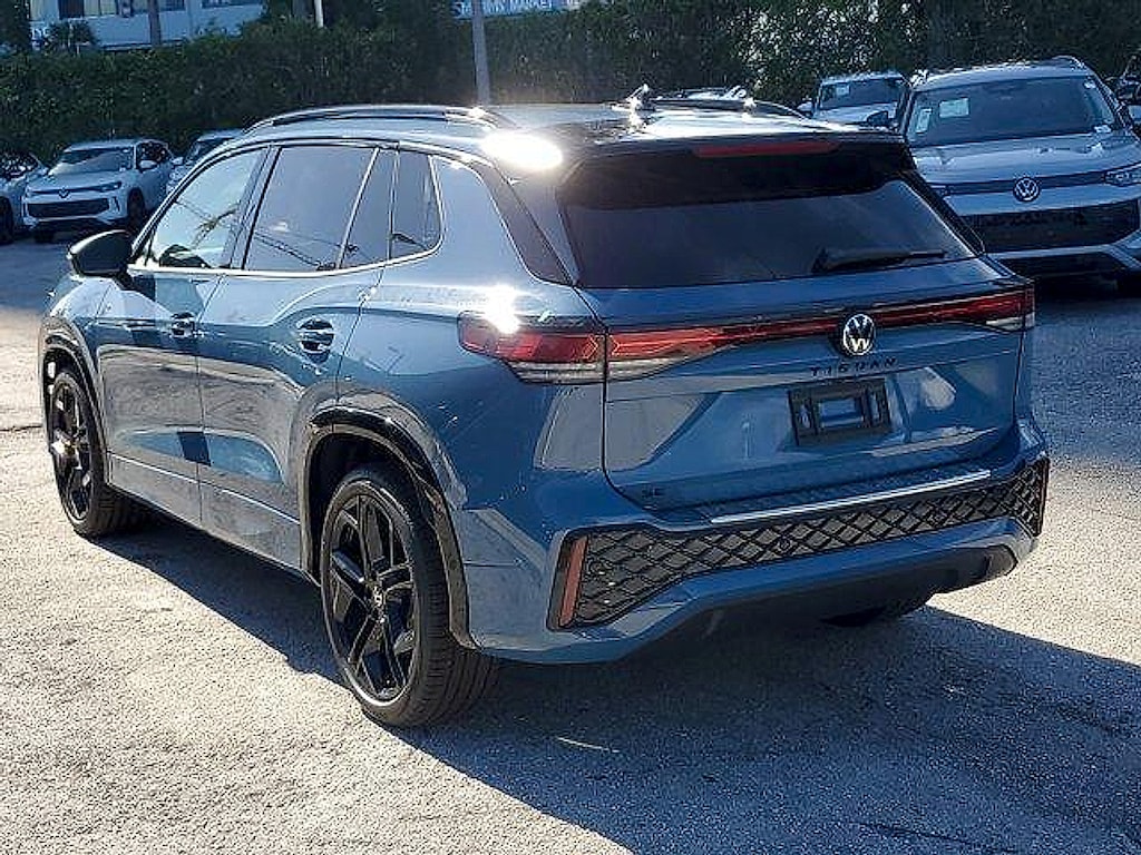 New 2026 Volkswagen Tiguan 2.0T SE SUV