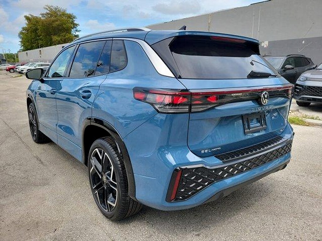 New 2026 Volkswagen Tiguan 2.0T SEL R-Line Turbo SUV