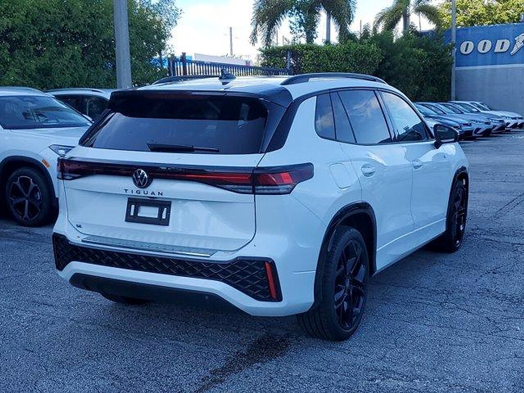 New 2026 Volkswagen Tiguan 2.0T SE SUV