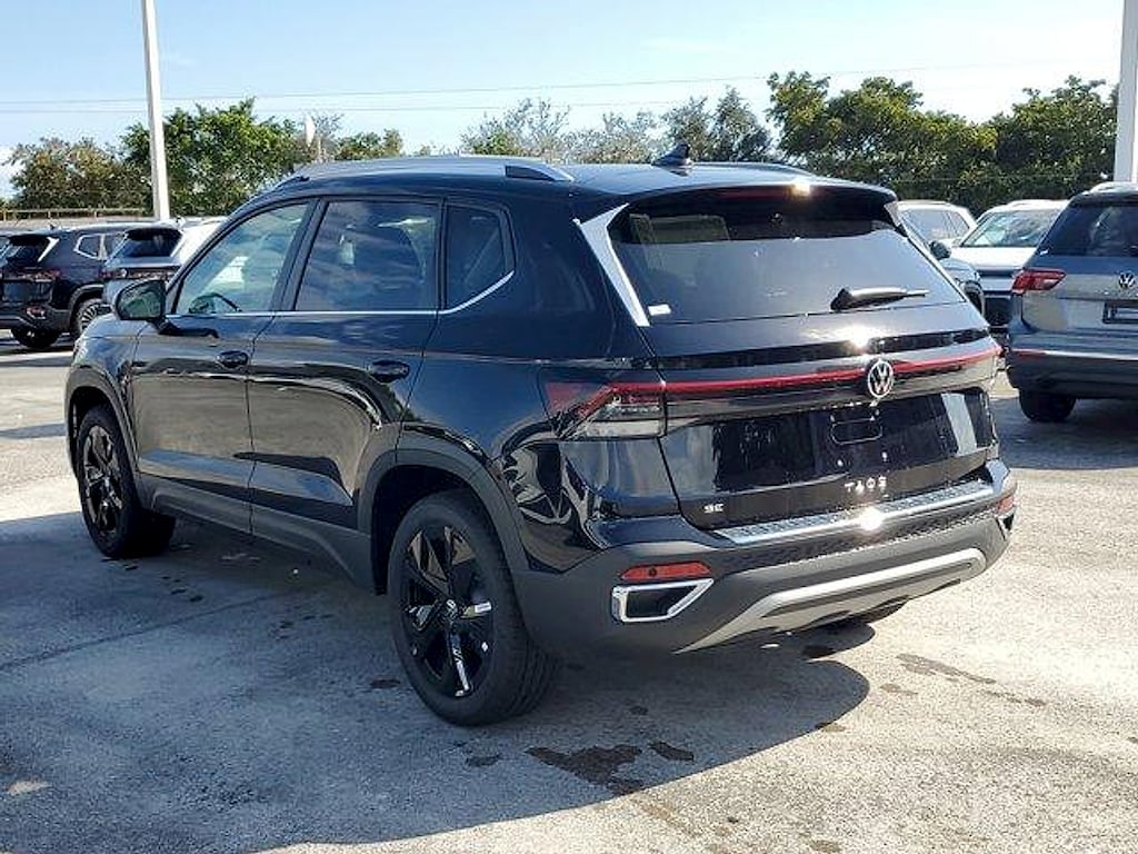 New 2025 Volkswagen Taos 1.5T SE SUV