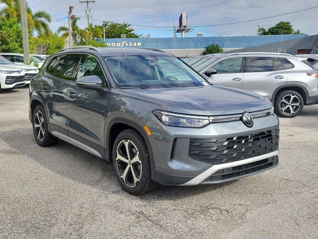 2026 Volkswagen Tiguan SE photo 2