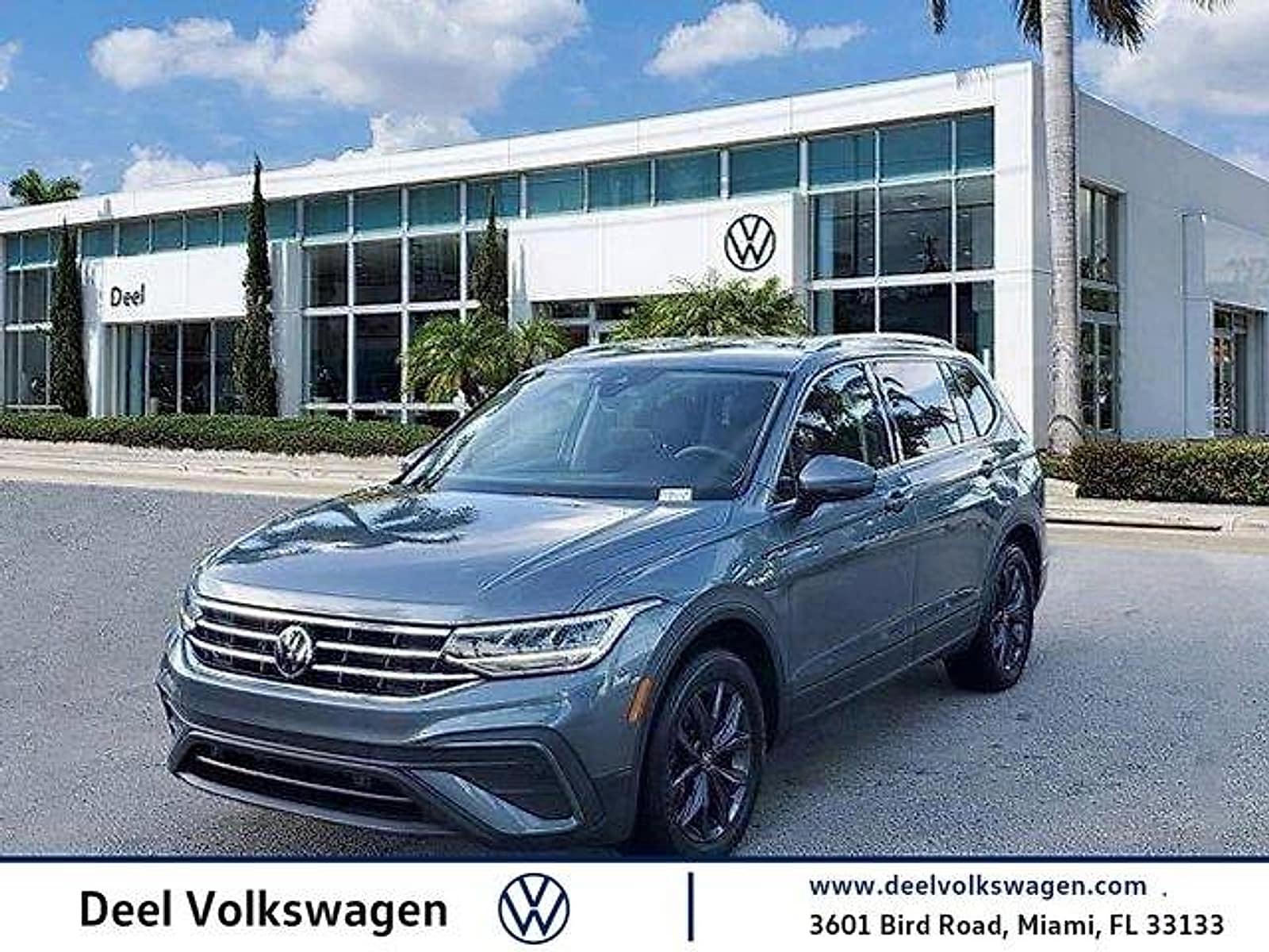 2022 Volkswagen Tiguan SE's photo