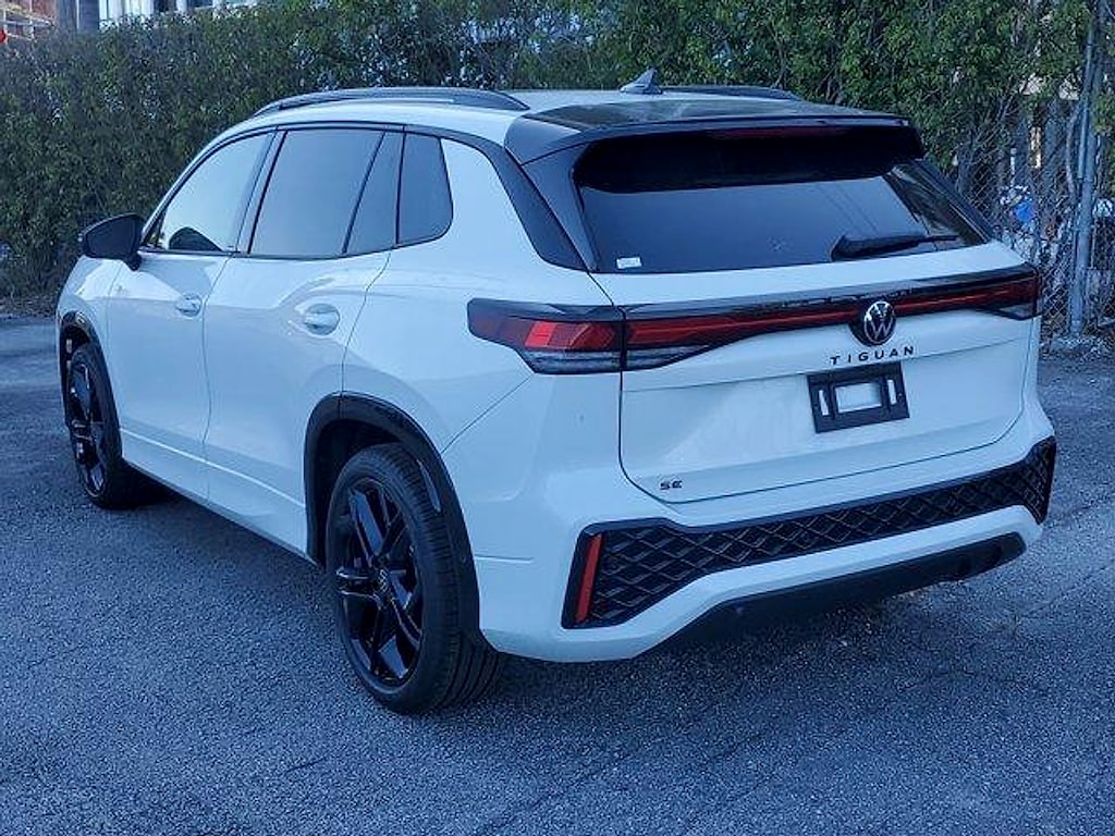 New 2026 Volkswagen Tiguan 2.0T SE R-Line Black SUV