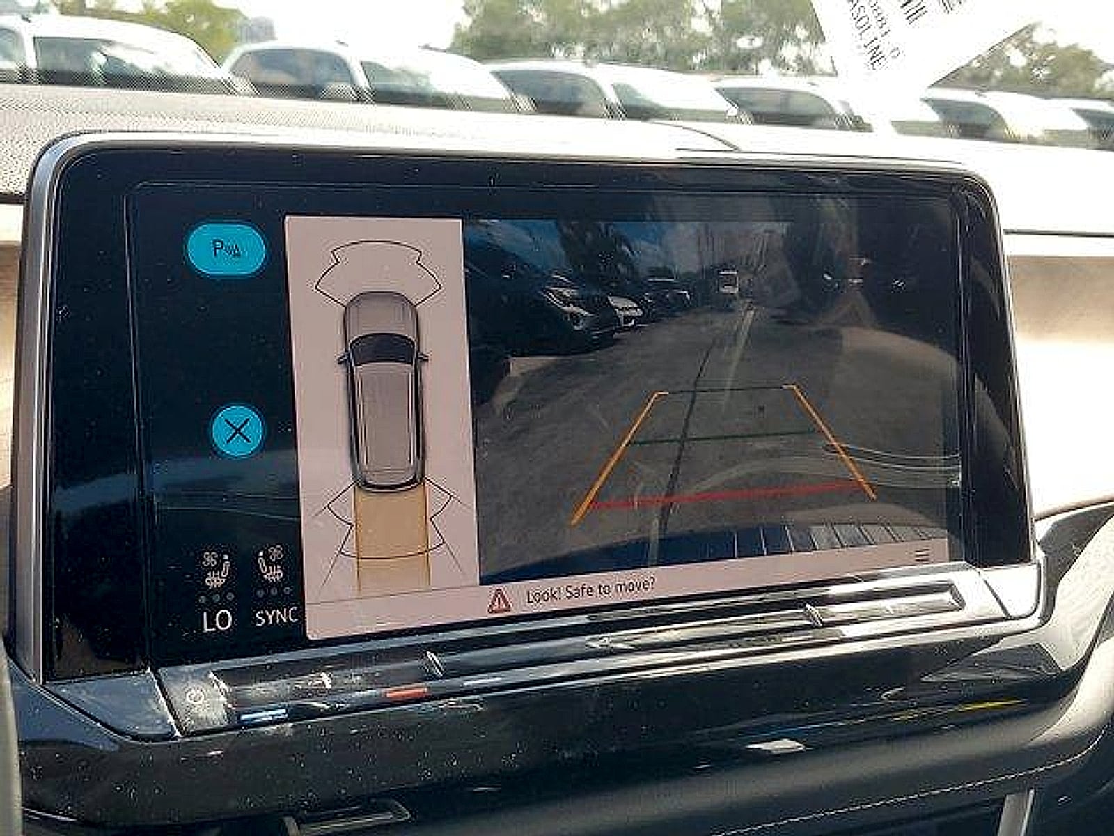 2026 Volkswagen Atlas SE w/Tech - Photo 13
