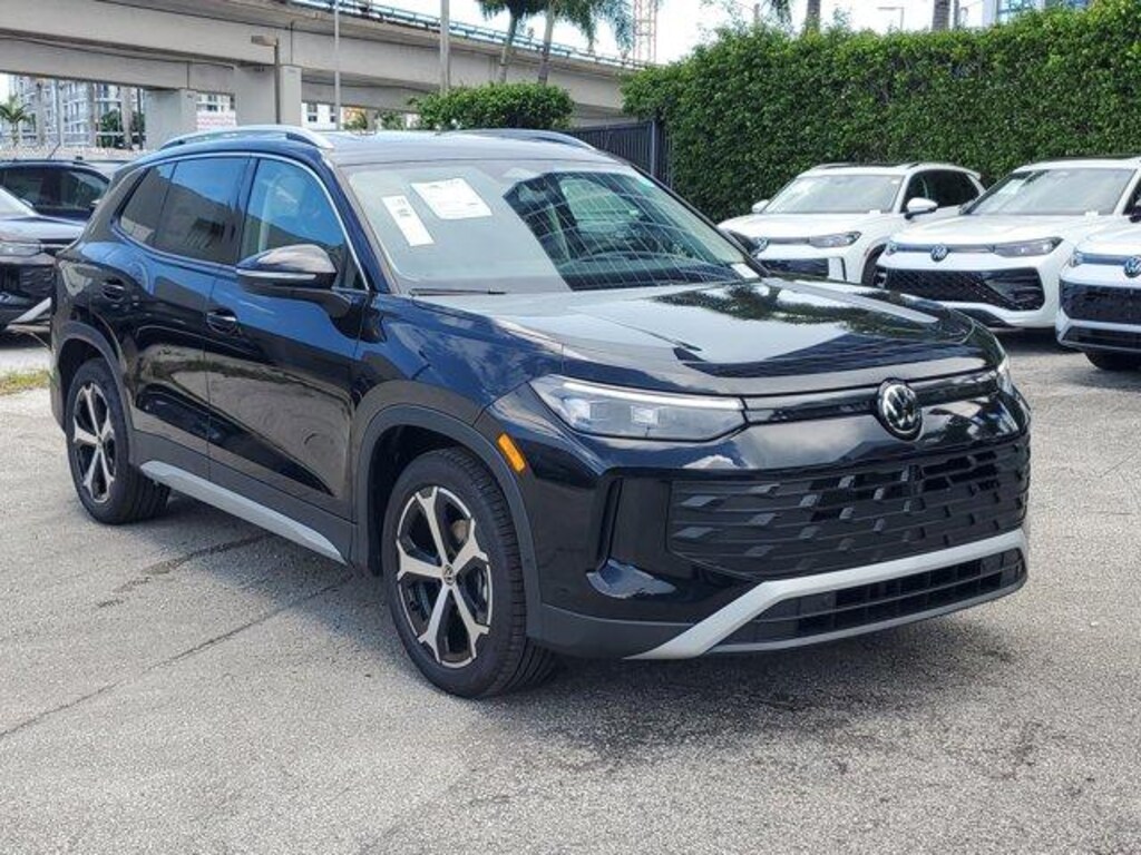 New 2025 Volkswagen Tiguan 2.0T SE SUV