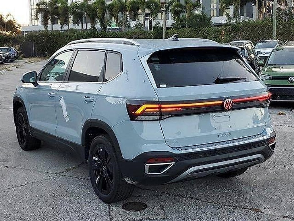 New 2026 Volkswagen Taos 1.5T SE SUV