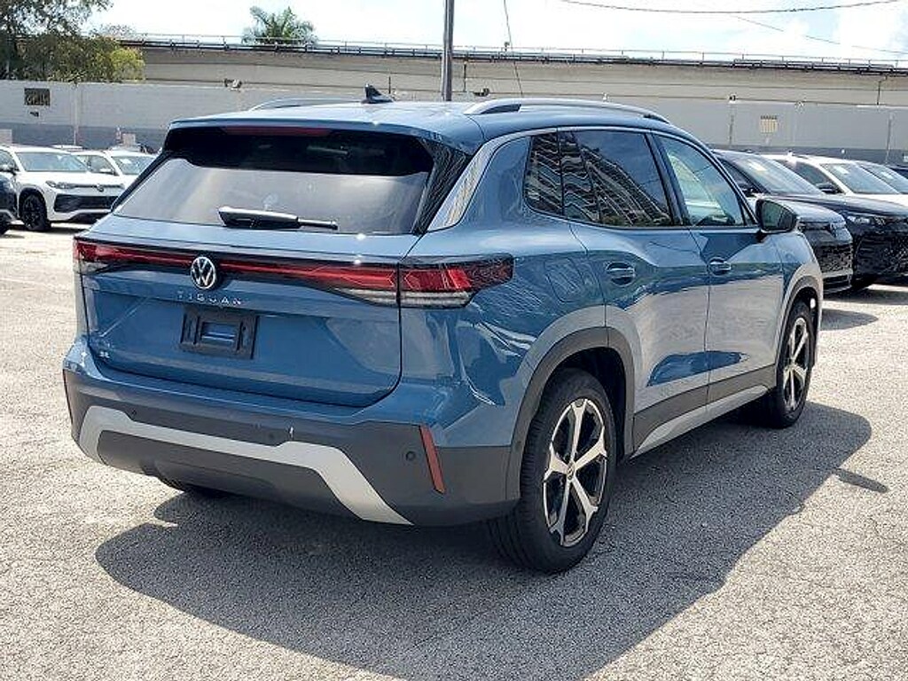 New 2026 Volkswagen Tiguan 2.0T SE SUV
