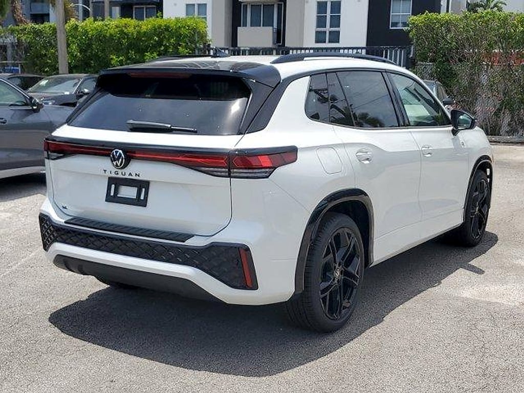 New 2026 Volkswagen Tiguan 2.0T SE R-Line Black SUV