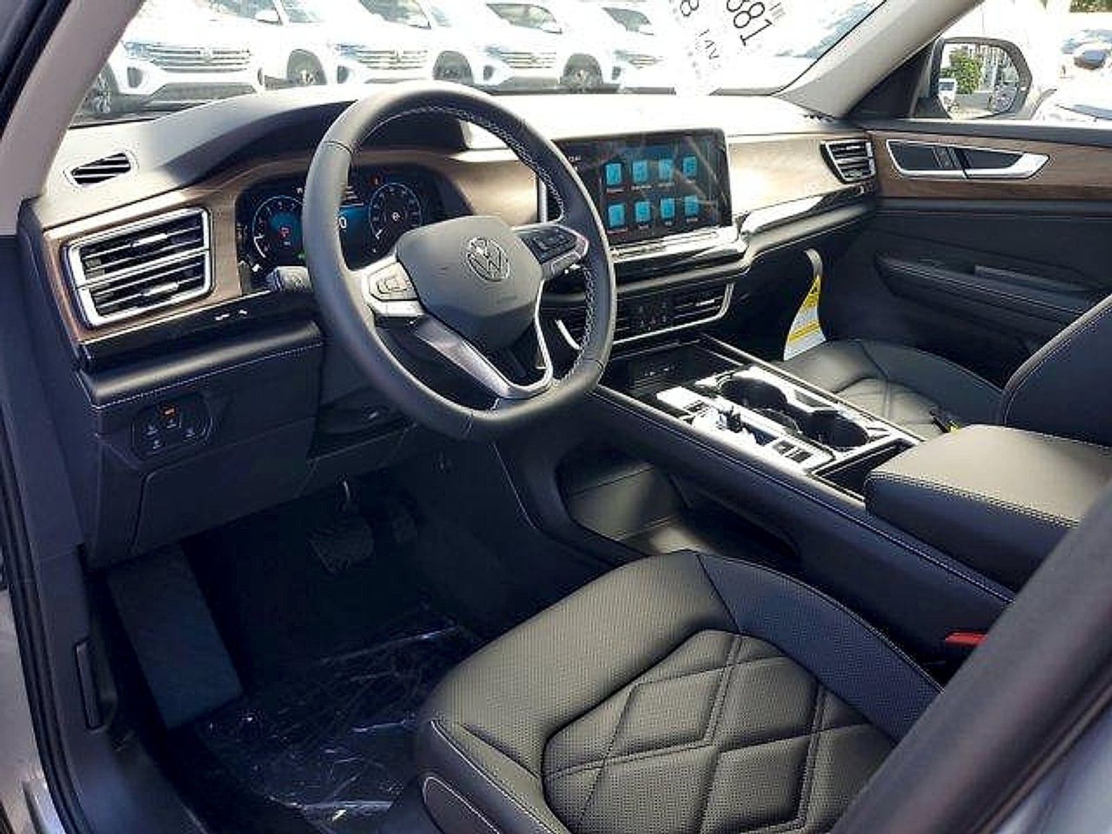 2026 Volkswagen Atlas SE w/Tech - Photo 8