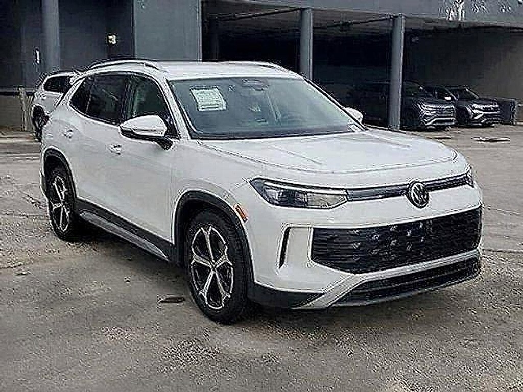 New 2026 Volkswagen Tiguan 2.0T SE SUV