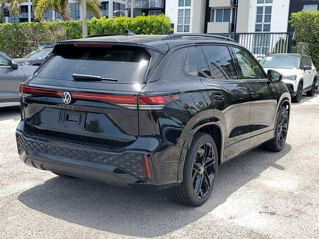 New 2026 Volkswagen Tiguan 2.0T SE R-Line Black SUV