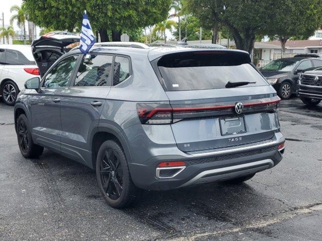 New 2025 Volkswagen Taos 1.5T SE SUV