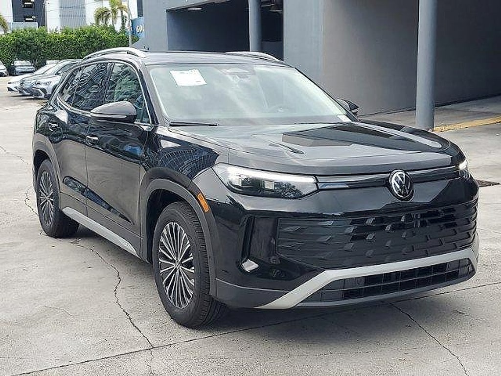 New 2025 Volkswagen Tiguan 2.0T S SUV