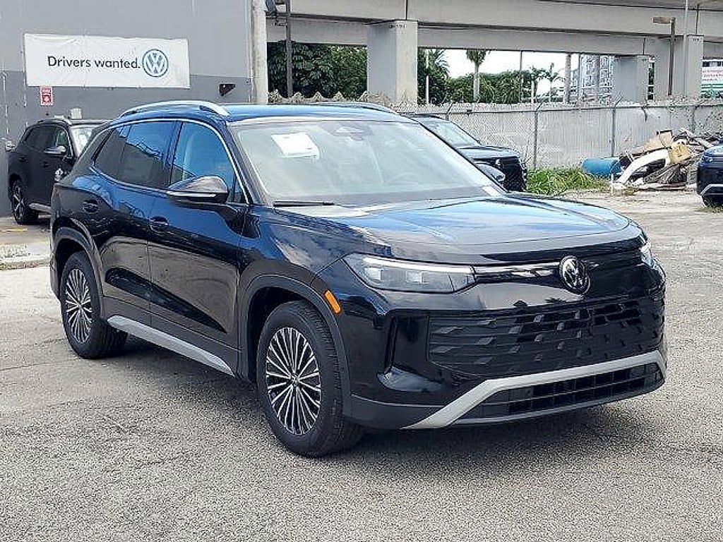 New 2025 Volkswagen Tiguan 2.0T S SUV