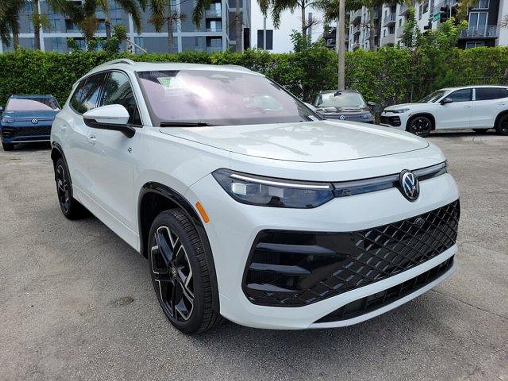 New 2026 Volkswagen Tiguan 2.0T SEL R-Line Turbo SUV
