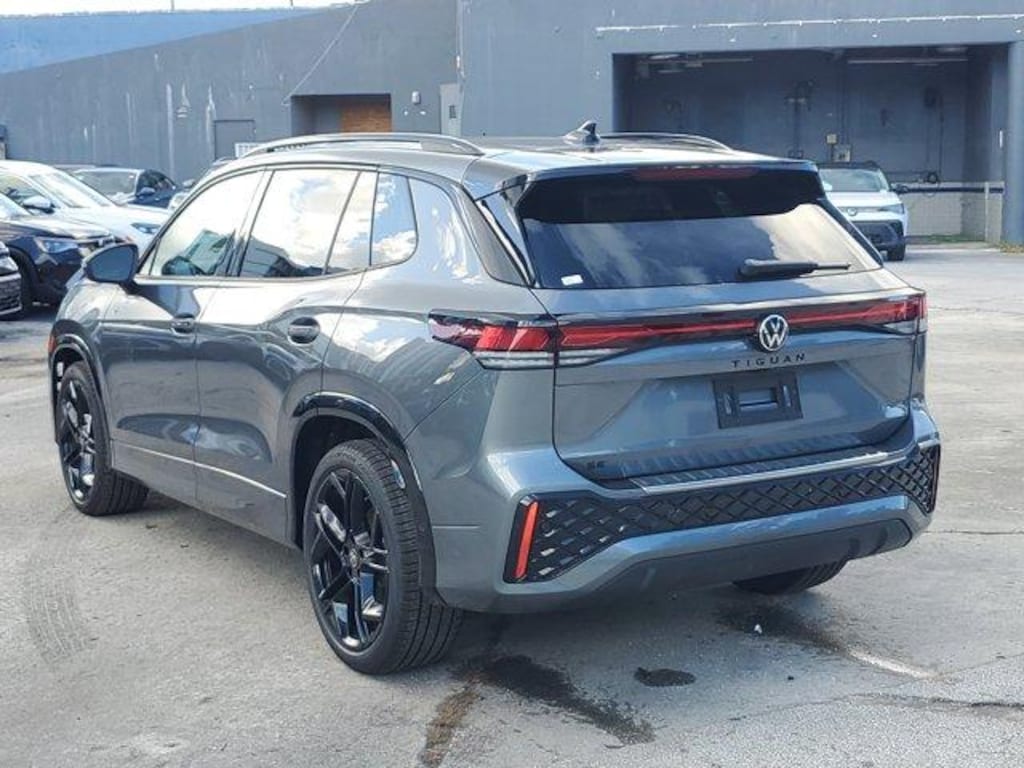 New 2025 Volkswagen Tiguan 2.0T SE R-Line Black SUV