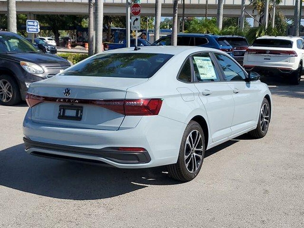 New 2025 Volkswagen Jetta 1.5T Sport Sedan