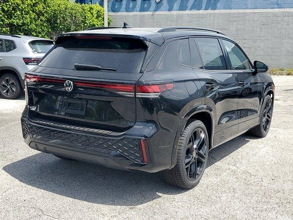 New 2026 Volkswagen Tiguan 2.0T SE R-Line Black SUV