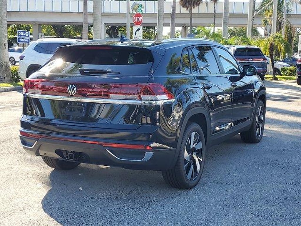 New 2026 Volkswagen Atlas Cross Sport 2.0T SE w/Technology SUV