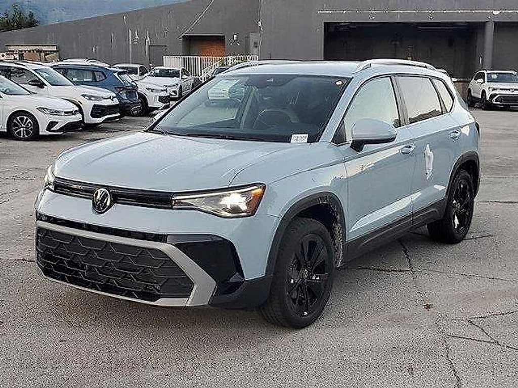 New 2026 Volkswagen Taos 1.5T SE SUV