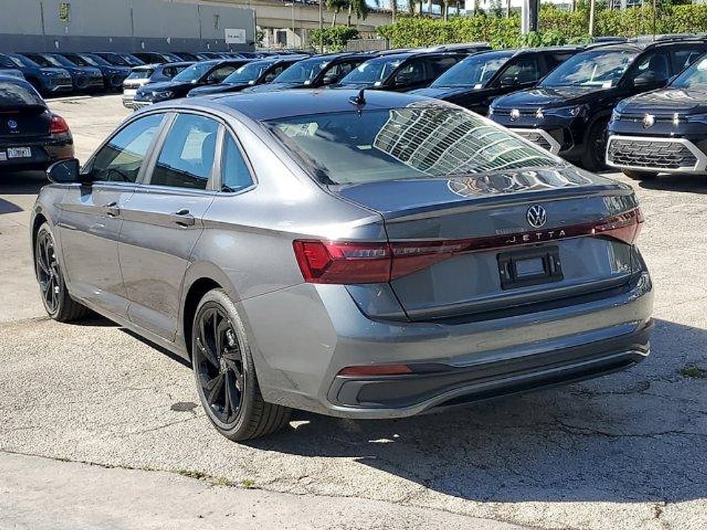 New 2026 Volkswagen Jetta 1.5T SE Sedan