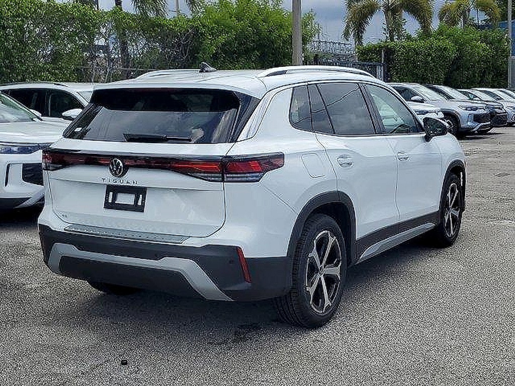 New 2025 Volkswagen Tiguan 2.0T SE SUV