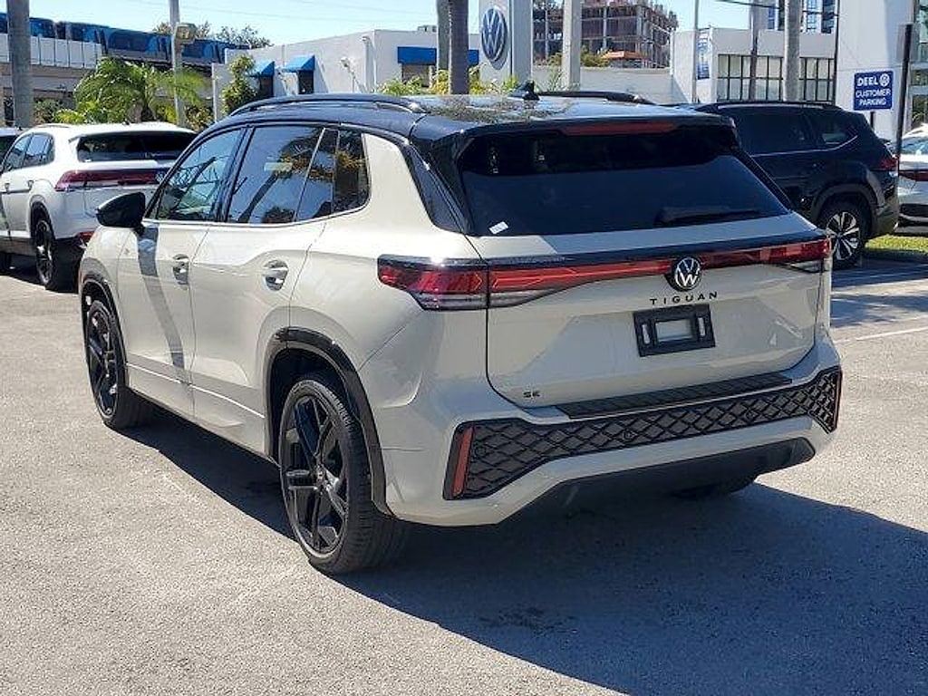 New 2026 Volkswagen Tiguan 2.0T SE R-Line Black SUV