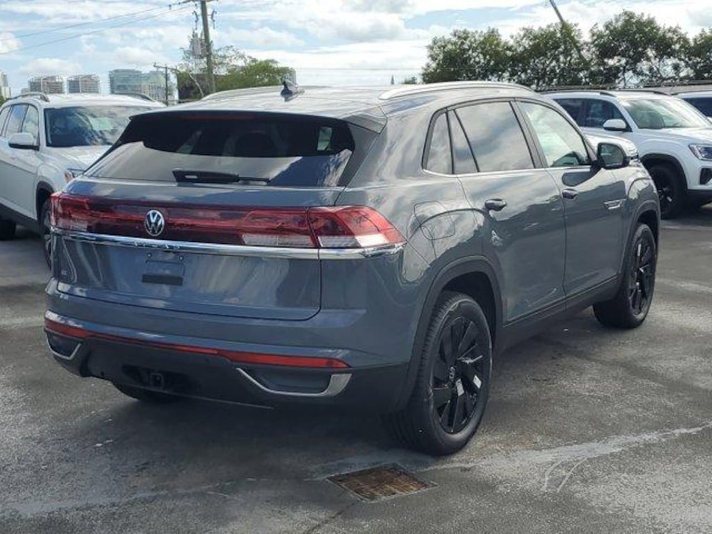 New 2026 Volkswagen Atlas Cross Sport 2.0T SE w/Technology SUV
