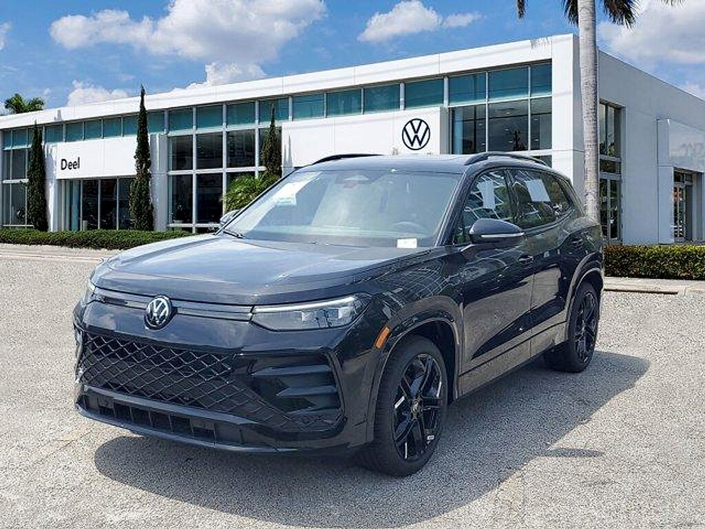 New 2026 Volkswagen Tiguan 2.0T SE R-Line Black SUV
