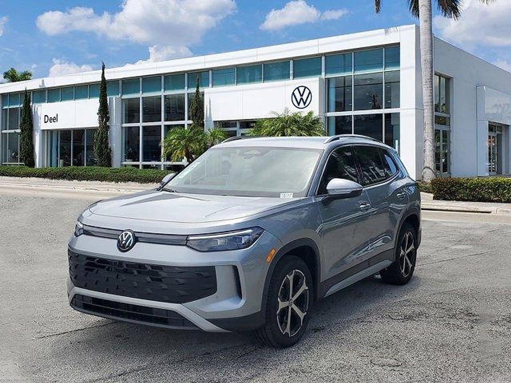 New 2025 Volkswagen Tiguan 2.0T SE SUV