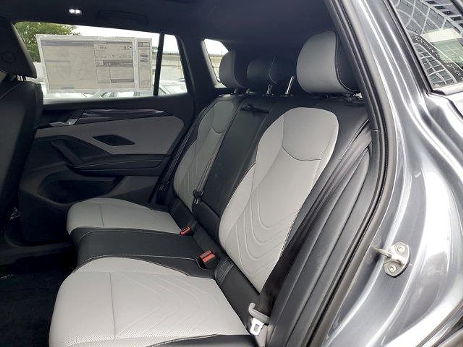 2026 Volkswagen Tiguan SE R-LINE BLACK - Photo 7