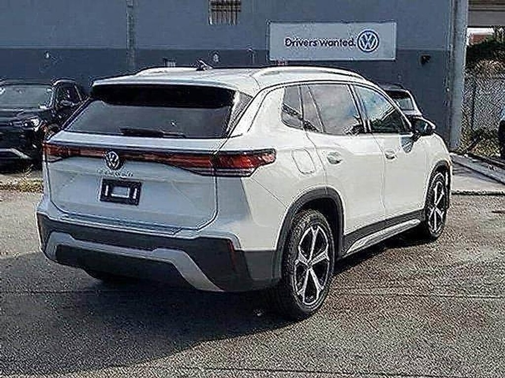 New 2026 Volkswagen Tiguan 2.0T SE SUV