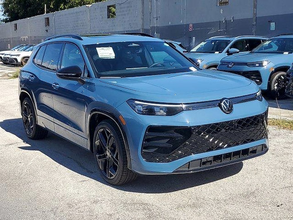 New 2026 Volkswagen Tiguan 2.0T SE SUV