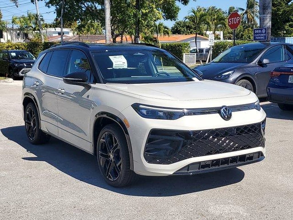 New 2026 Volkswagen Tiguan 2.0T SE R-Line Black SUV