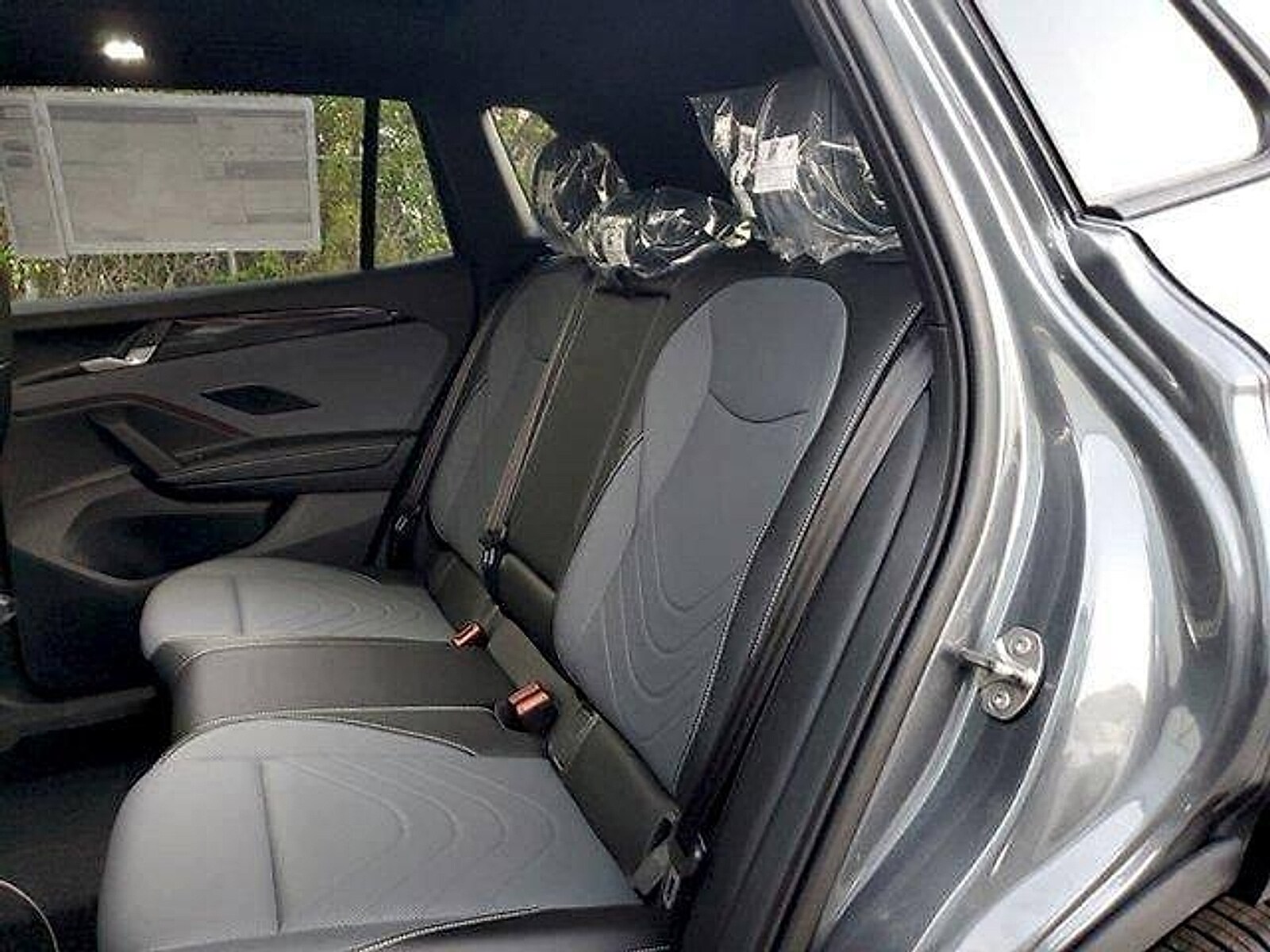 2026 Volkswagen Tiguan SE R-LINE BLACK - Photo 7