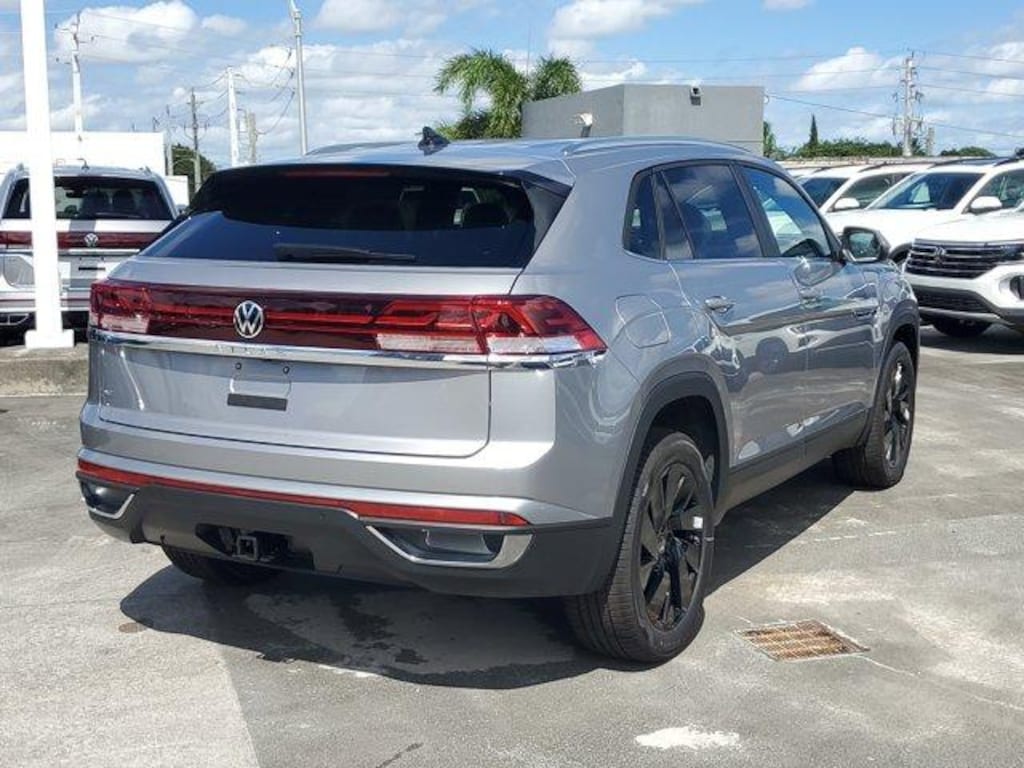 New 2026 Volkswagen Atlas Cross Sport 2.0T SE w/Technology SUV