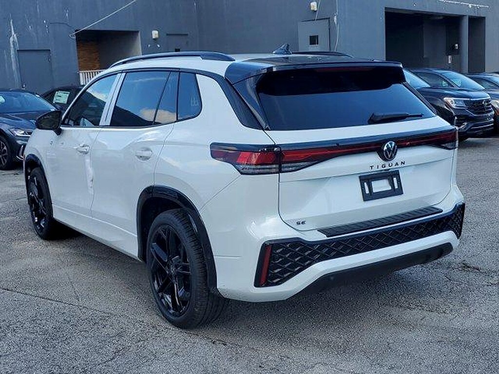 New 2026 Volkswagen Tiguan 2.0T SE SUV