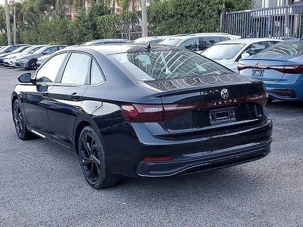 New 2026 Volkswagen Jetta 1.5T SE Sedan