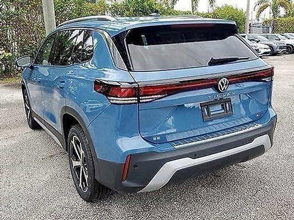 New 2026 Volkswagen Tiguan 2.0T SE SUV