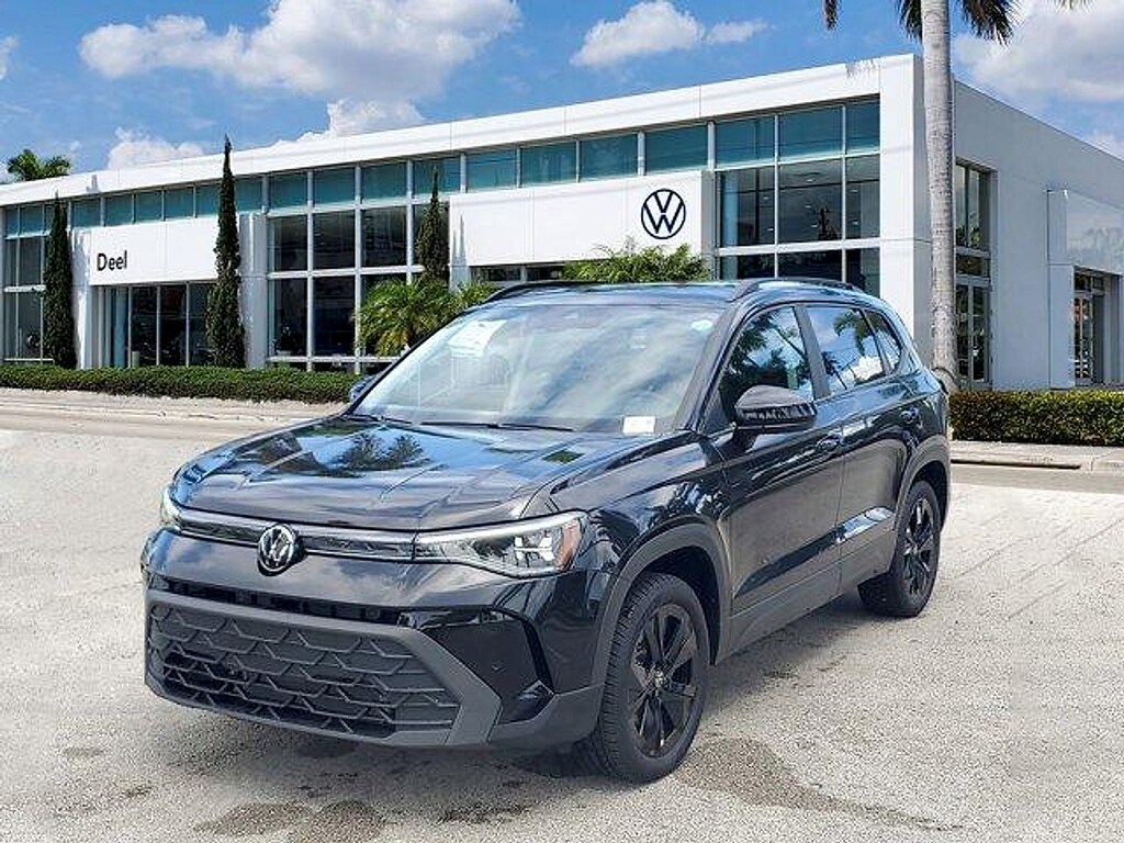 New 2025 Volkswagen Taos 1.5T SE Black SUV