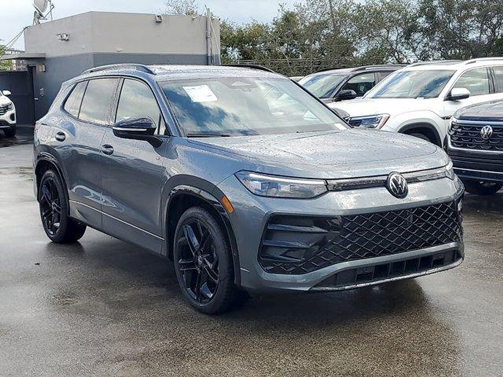 New 2026 Volkswagen Tiguan 2.0T SE R-Line Black SUV