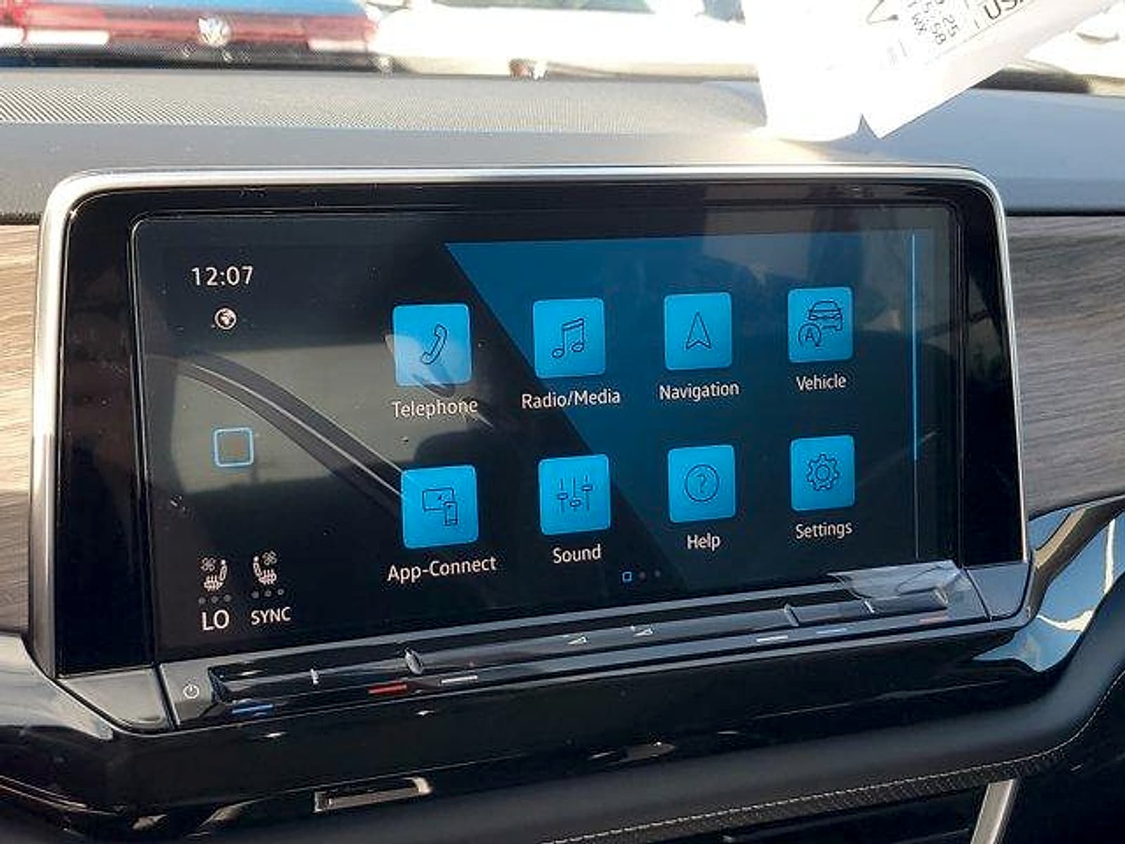 2026 Volkswagen Atlas SEL Premium R-Line - Photo 12