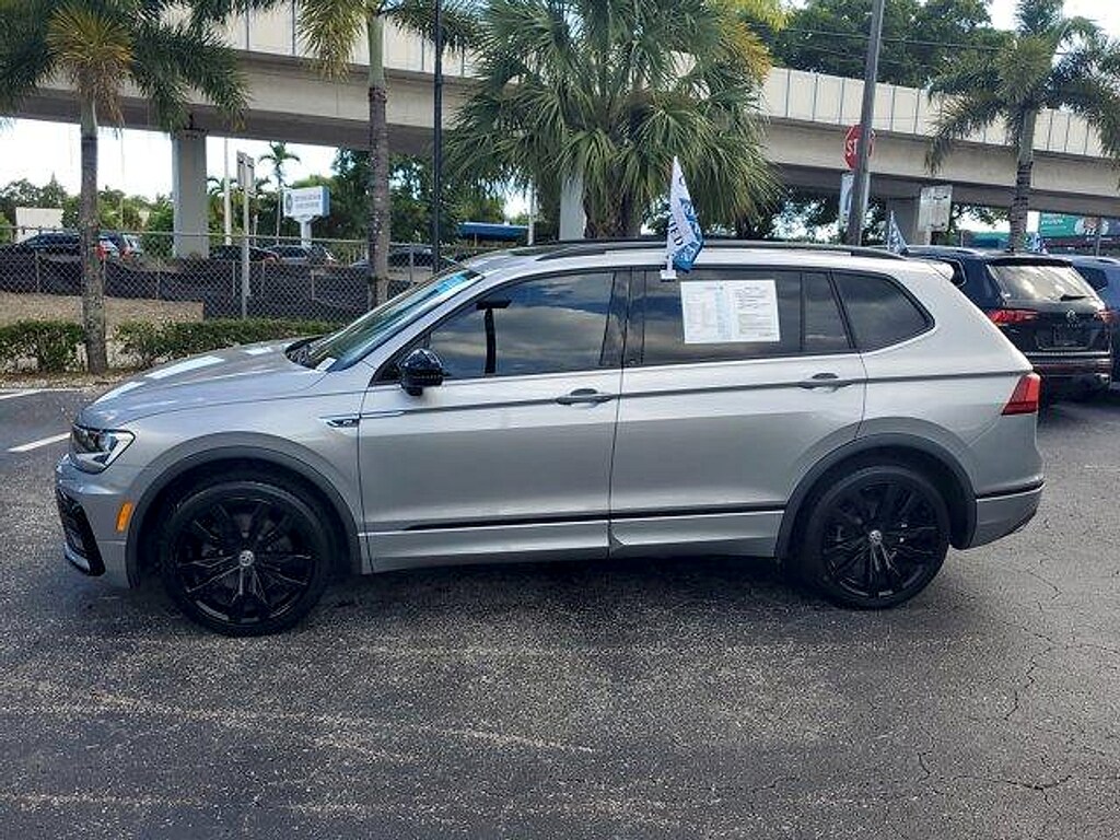 Used 2020 Volkswagen Tiguan SE R-Line Black 2.0T SE R-Line Black FWD