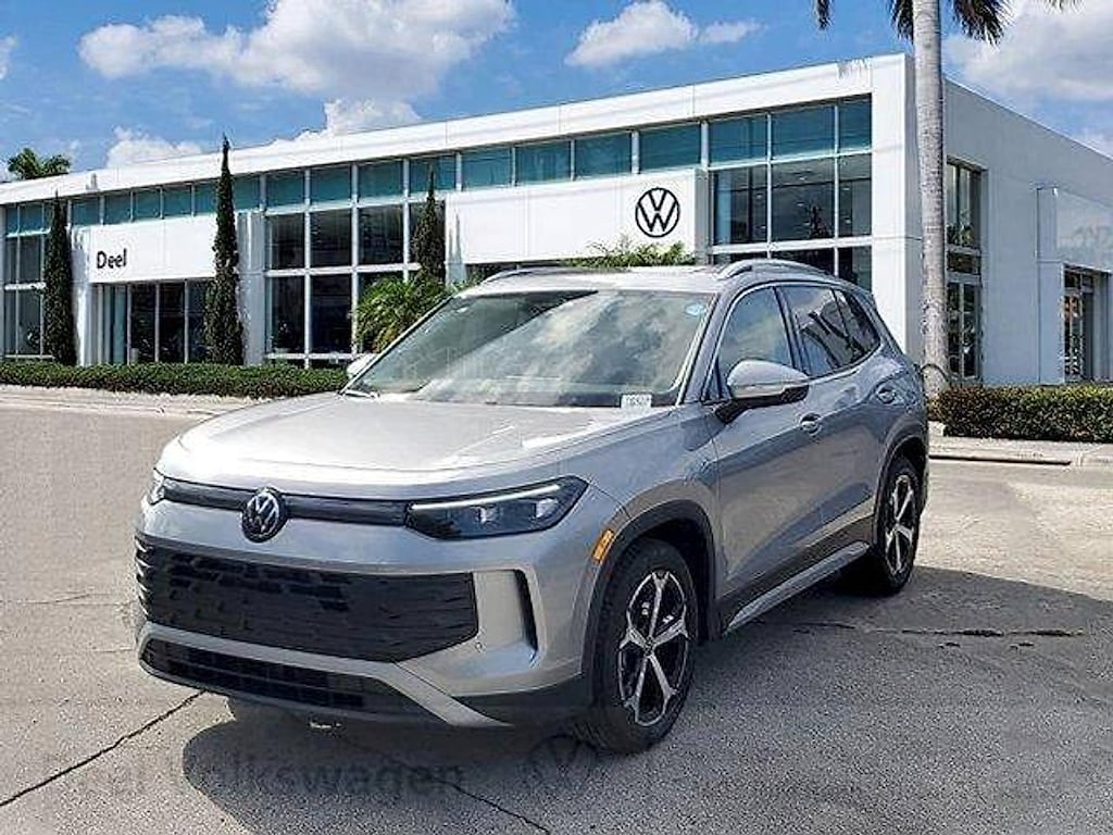 New 2026 Volkswagen Tiguan 2.0T SE SUV