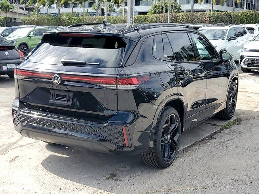 New 2026 Volkswagen Tiguan 2.0T SE R-Line Black SUV