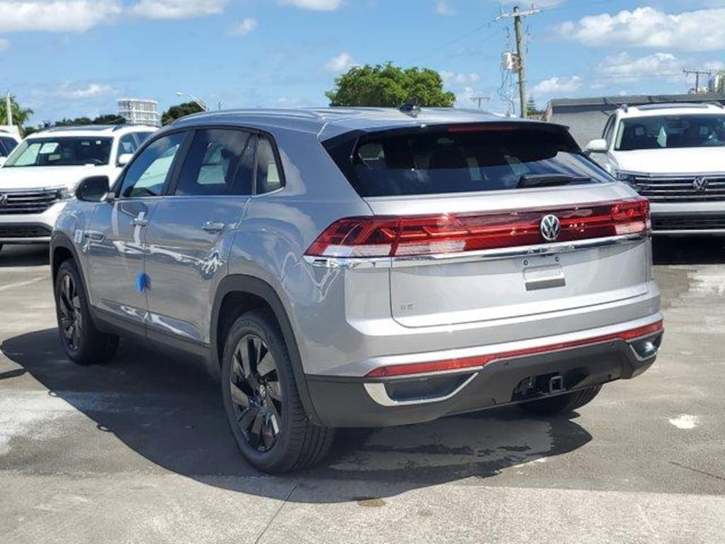 New 2026 Volkswagen Atlas Cross Sport 2.0T SE w/Technology SUV