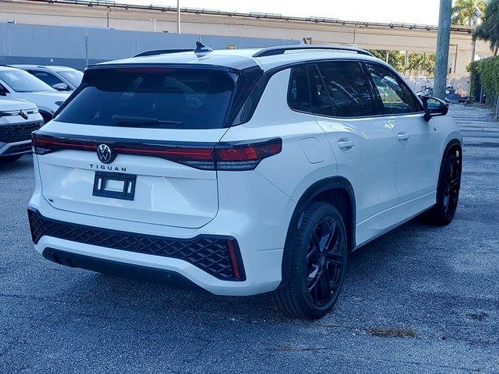 New 2026 Volkswagen Tiguan 2.0T SE R-Line Black SUV