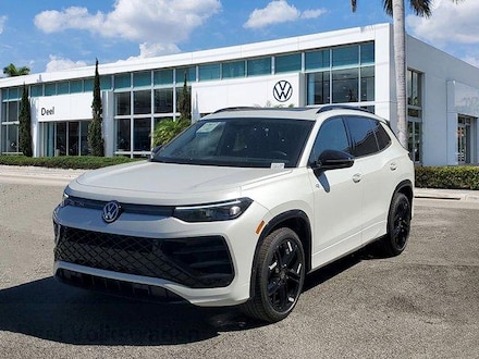 2026 Volkswagen Tiguan SE R-Line Black SUV
